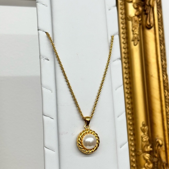 Siena Gold Tone Stainless Steel Round Necklace - Picture 3 of 7